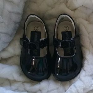 5.00 💕 💞 ♥️ 💜 💙 BLACK PATIN LEATHER SANDLES